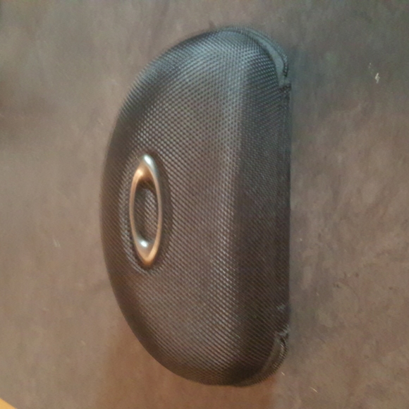 Oakley Eyeglass Case and 2 sleeve covers - Picture 3 of 5